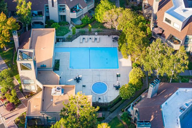 98 Pelican Lane, Redwood City, CA 94065