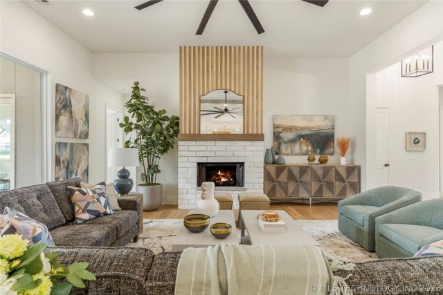 17776 E Falcon Pass, Owasso, OK 74055