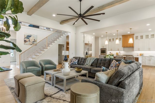 17776 E Falcon Pass, Owasso, OK 74055