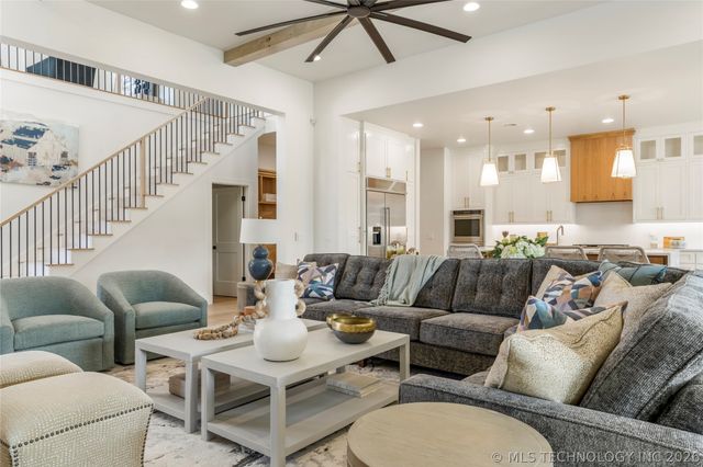 17776 E Falcon Pass, Owasso, OK 74055
