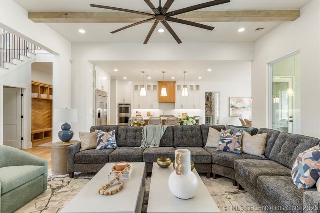17776 E Falcon Pass, Owasso, OK 74055