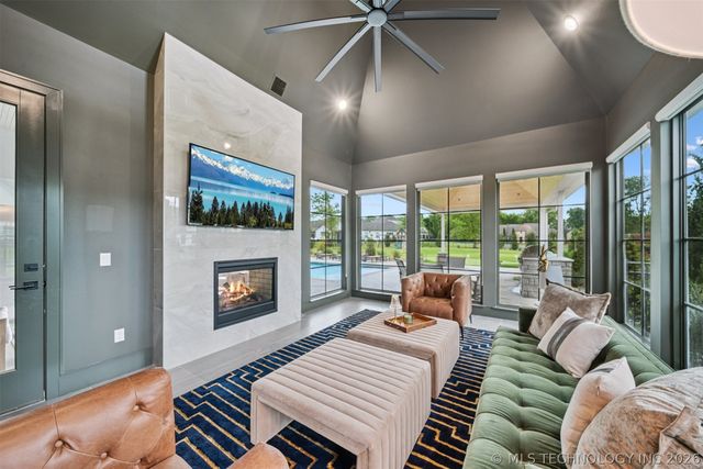 17776 E Falcon Pass, Owasso, OK 74055