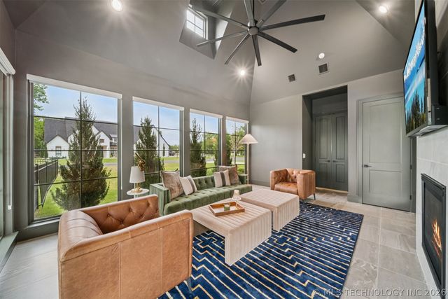 17776 E Falcon Pass, Owasso, OK 74055