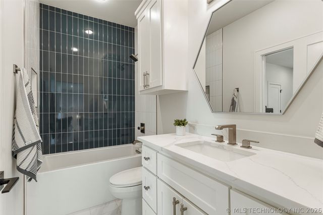 17776 E Falcon Pass, Owasso, OK 74055