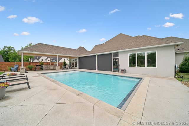 17776 E Falcon Pass, Owasso, OK 74055