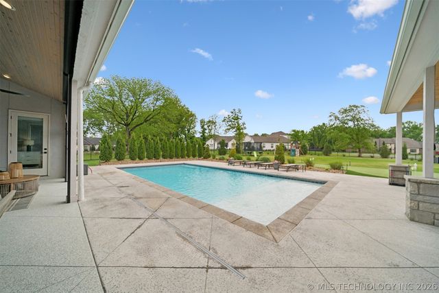 17776 E Falcon Pass, Owasso, OK 74055
