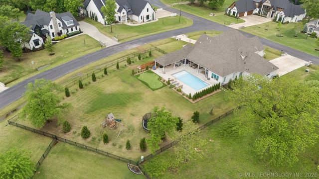 17776 E Falcon Pass, Owasso, OK 74055