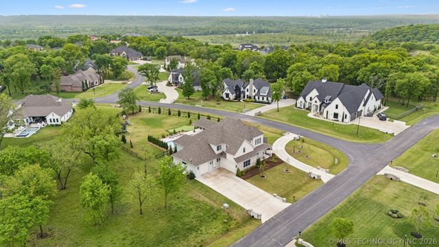 17776 E Falcon Pass, Owasso, OK 74055