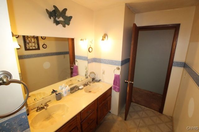 475 County Route 11, West Monroe, NY 13167