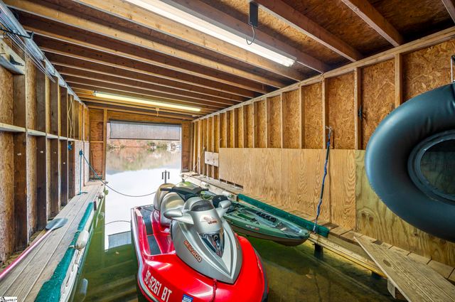 1028 E Lakeshore Drive, Landrum, SC 29356