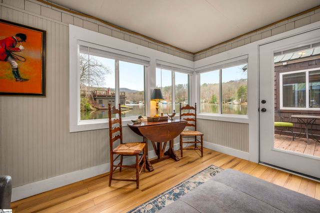 1028 E Lakeshore Drive, Landrum, SC 29356