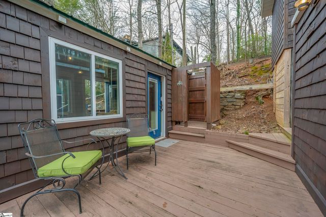 1028 E Lakeshore Drive, Landrum, SC 29356