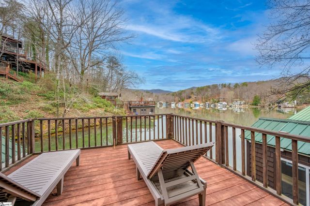 1028 E Lakeshore Drive, Landrum, SC 29356