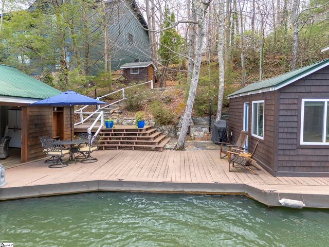 1028 E Lakeshore Drive, Landrum, SC 29356