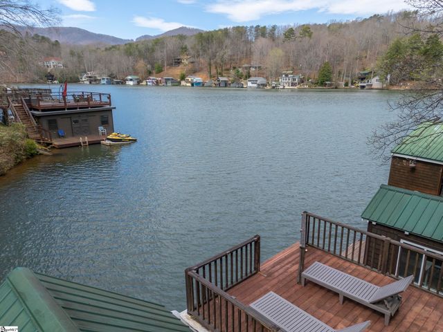 1028 E Lakeshore Drive, Landrum, SC 29356