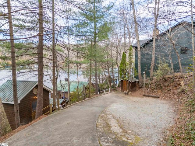 1028 E Lakeshore Drive, Landrum, SC 29356