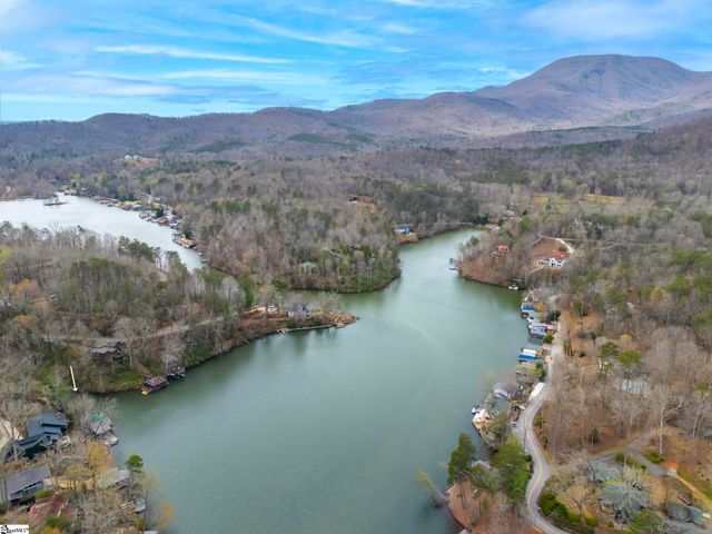 1028 E Lakeshore Drive, Landrum, SC 29356