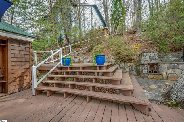 1028 E Lakeshore Drive, Landrum, SC 29356