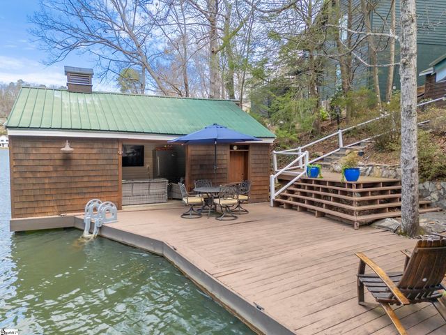 1028 E Lakeshore Drive, Landrum, SC 29356