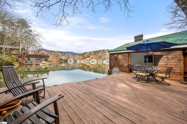 1028 E Lakeshore Drive, Landrum, SC 29356