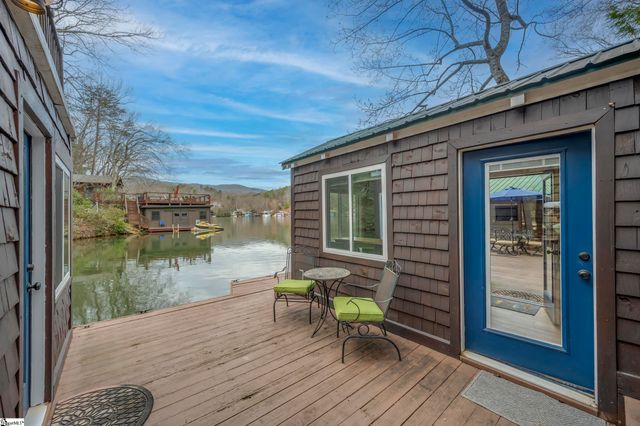 1028 E Lakeshore Drive, Landrum, SC 29356