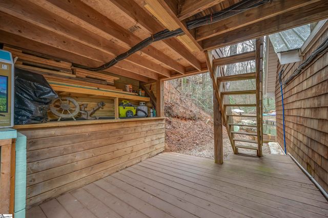 1028 E Lakeshore Drive, Landrum, SC 29356