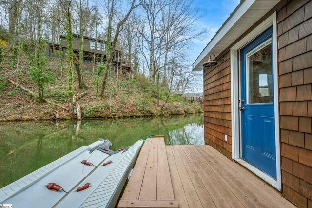 1028 E Lakeshore Drive, Landrum, SC 29356