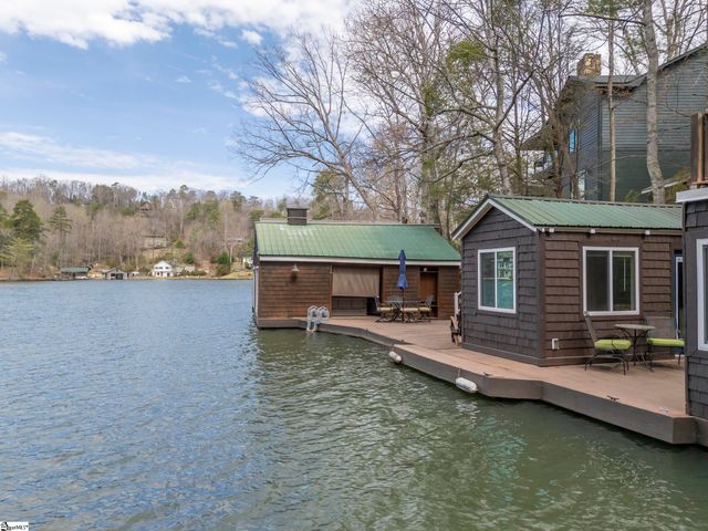 1028 E Lakeshore Drive, Landrum, SC 29356