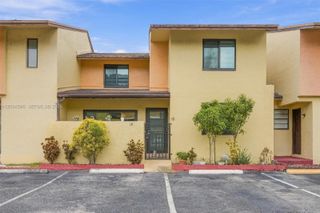 9670 Fontainebleau Boulevard 19, Miami, FL 33172