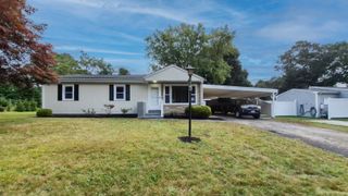 12 Melrose Ave, Dartmouth, MA 02747