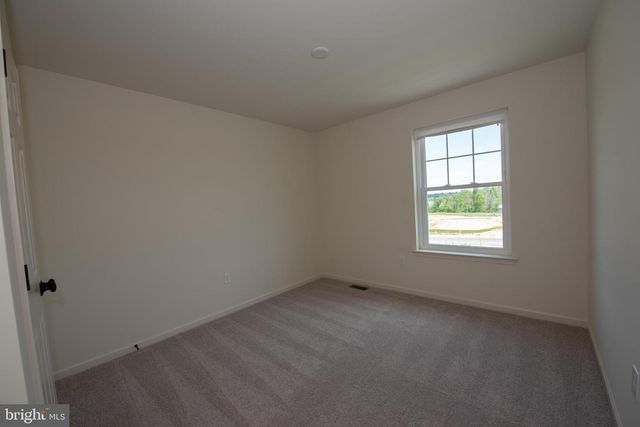 233 BUTTERNUT DR, Oxford, PA 19363