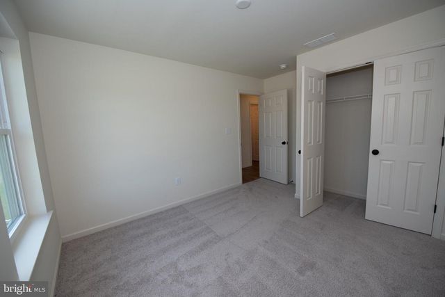 233 BUTTERNUT DR, Oxford, PA 19363