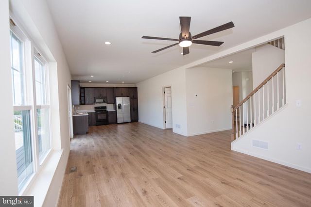 233 BUTTERNUT DR, Oxford, PA 19363