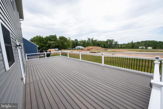 233 BUTTERNUT DR, Oxford, PA 19363