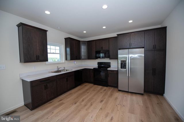 233 BUTTERNUT DR, Oxford, PA 19363