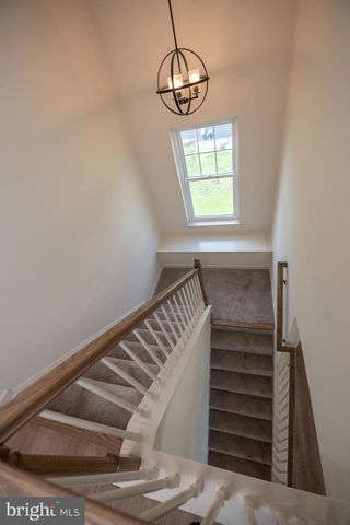 233 BUTTERNUT DR, Oxford, PA 19363