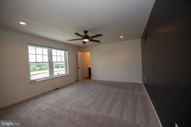 233 BUTTERNUT DR, Oxford, PA 19363