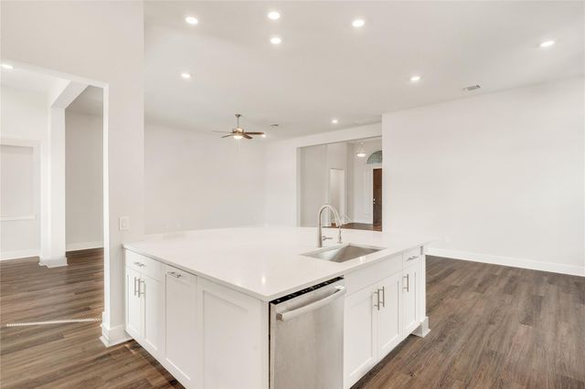 2216 Bellisa Vista DR, Leander, TX 78641