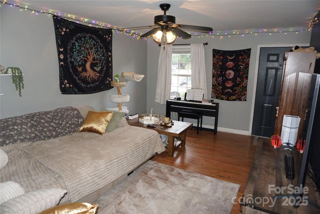 1335 12th Street Drive NW 8, Hickory, NC 28601