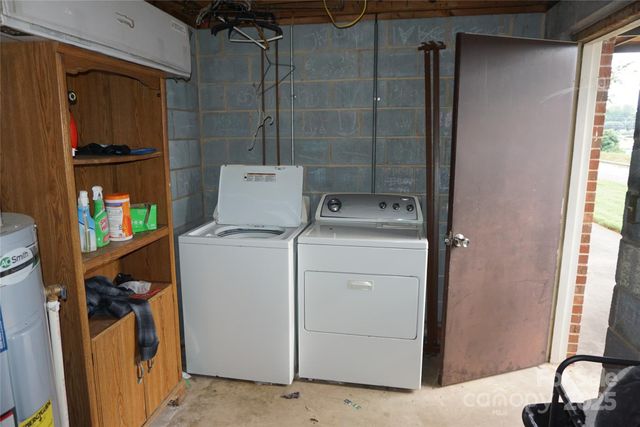 1335 12th Street Drive NW 8, Hickory, NC 28601