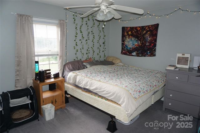 1335 12th Street Drive NW 8, Hickory, NC 28601