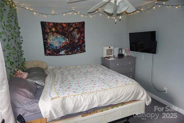 1335 12th Street Drive NW 8, Hickory, NC 28601