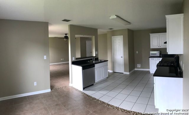 5707 Sandy Cyn, San Antonio, TX 78252