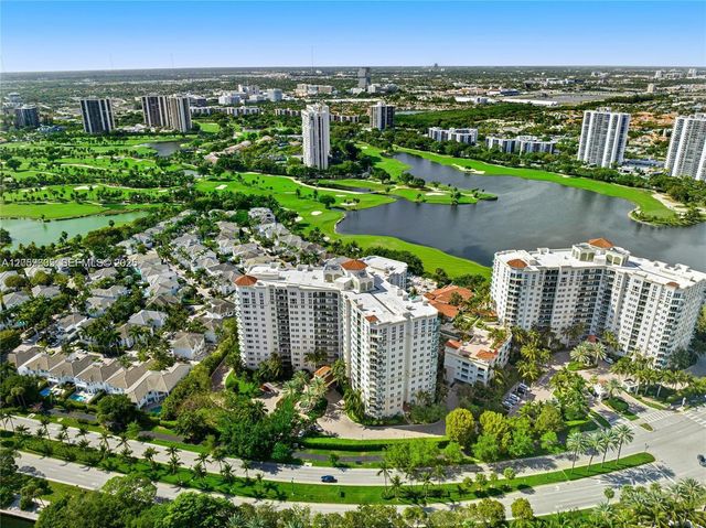 19900 E Country Club Drive 310, Aventura, FL 33180