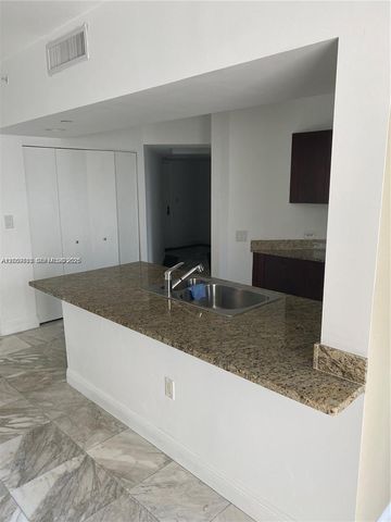 19900 E Country Club Drive 310, Aventura, FL 33180