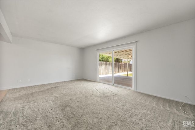 1013 Portal Avenue, Bakersfield, CA 93308