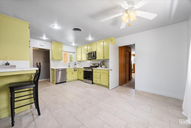 1013 Portal Avenue, Bakersfield, CA 93308