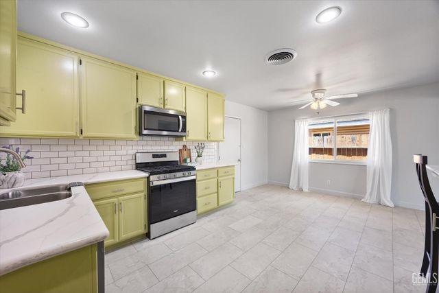 1013 Portal Avenue, Bakersfield, CA 93308