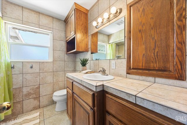 1013 Portal Avenue, Bakersfield, CA 93308