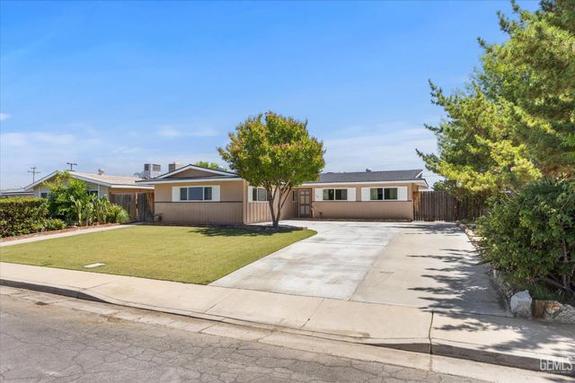 1013 Portal Avenue, Bakersfield, CA 93308